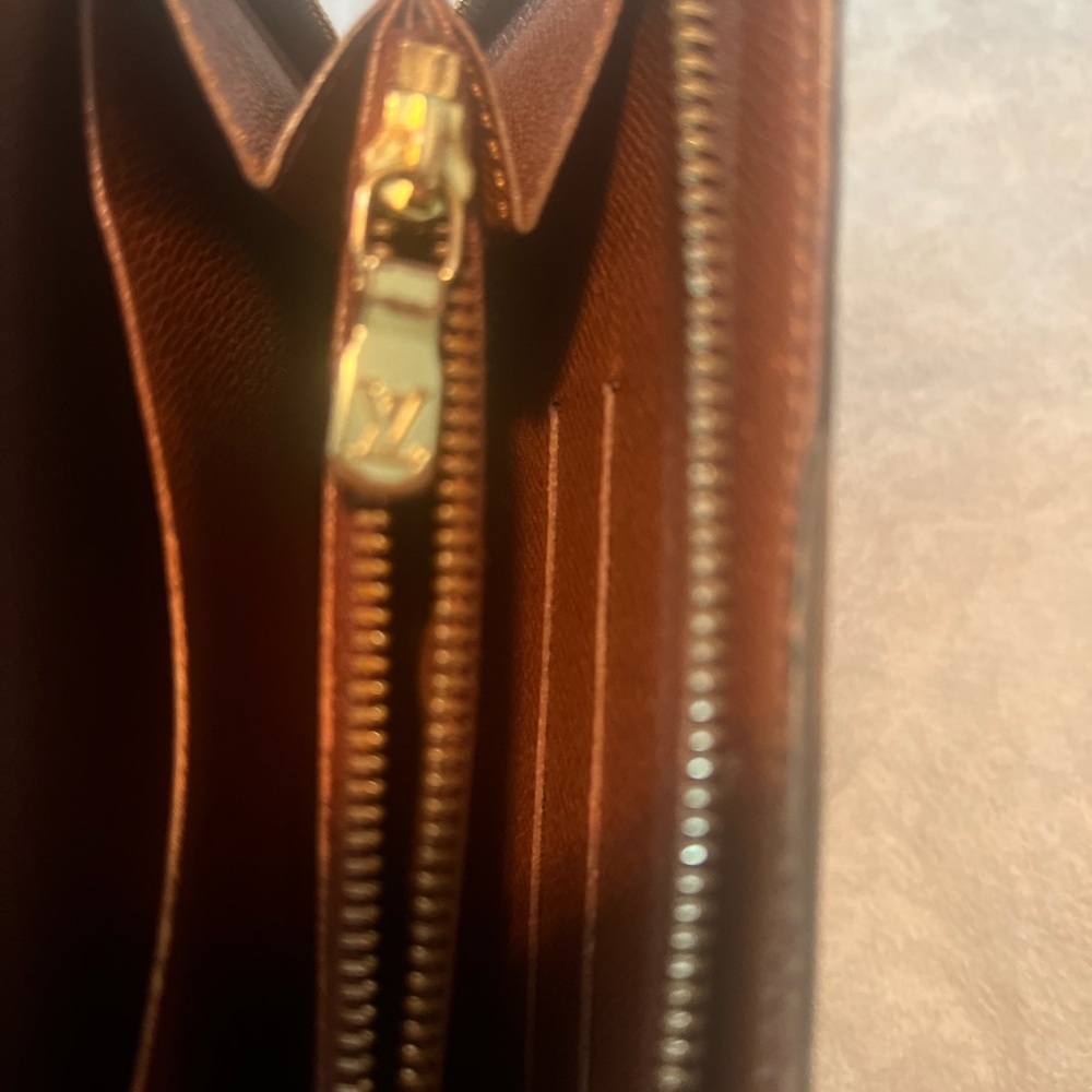 Authentic Louis Vuitton Wallet and dust bag - Picture 7 of 9